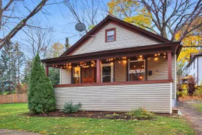 3 BR Home near DT Woodstock Square with Hot Tub & Arcade Games! - Image 4