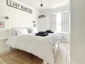 Romantic Cottage for Two - Cromer Courtyard - Image 2