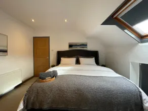 Spacious City Centre Property - Image 3