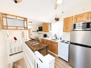 Caretakers Apartment-Split level Full Bed with European Bath Pet Friendly fee applies - Image 2