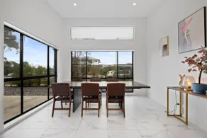 Bright and Chic House at Throsby with 4 Bedrooms - Image 4