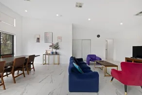 Bright and Chic House at Throsby with 4 Bedrooms - Image 3