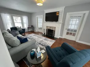 The Blue House with Lake Views - Image 3