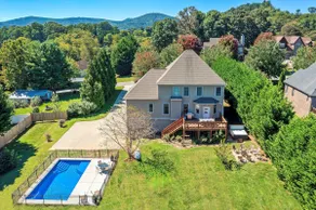 8-minutes to Downtown Asheville! Private Pool and Hot Tub | 4 Bathrooms En-suite - Image 2