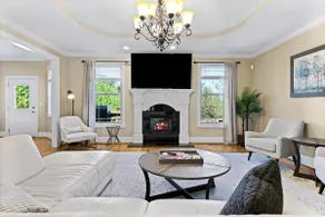 8-minutes to Downtown Asheville! Private Pool and Hot Tub | 4 Bathrooms En-suite - Image 3