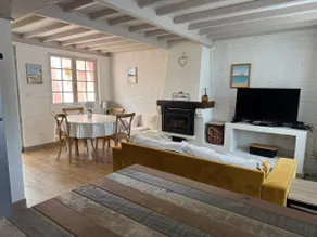 Stay with family & friends • Beach within walking distance + foosball - Image 3