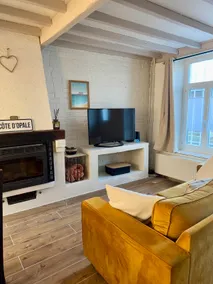 Stay with family & friends • Beach within walking distance + foosball - Image 4