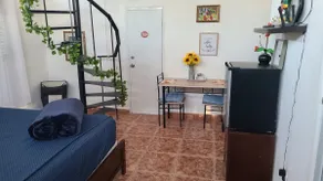 Silver Dreams Studio 🧭♟- Comfy King bed, A/C, WiFi - Image 4