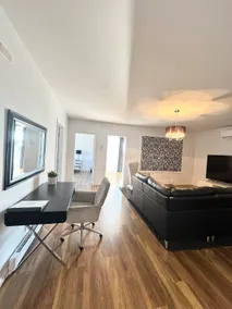 Spacious 4 Bedroom, A/C, Free parking - Image 5