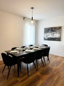 Spacious 4 Bedroom, A/C, Free parking - Image 3