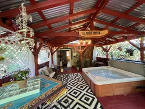 La Petite Maison + Hot Tub - Image 2
