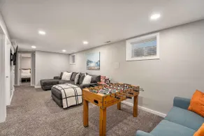 Modern Westminster retreat w/ game room - Image 3