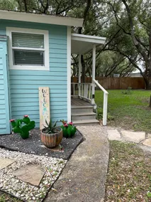 Salty Lola’s *huge fenced yard* - Image 5
