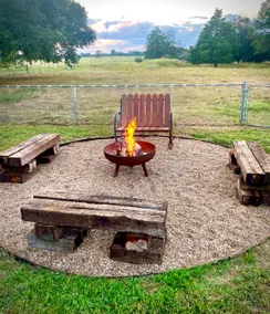 Charming Texas Cabin-Cowboy pools-Sleeps 10. - Image 5