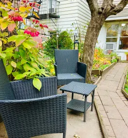 Spacious Home Steps From NYC | Free Parking - Image 2