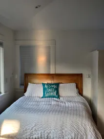 Stylish Laurelhurst Guesthouse - Image 3