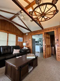 Hummingbird Haven Cottage on Lake Koshkonong - Image 3