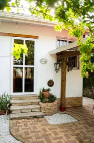 Casa Flores Mily Izabal - Image 2