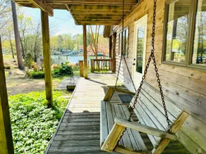 Waterfront Cabin: beach, kayaks, hot tub & firepit - Image 4
