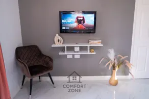 Comfort-Zone, centrally located-wifi-aircondition - Image 5