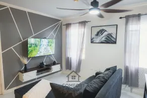 Comfort-Zone, centrally located-wifi-aircondition - Image 3