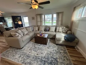 AMAZING Lake Road location!!! - Image 2