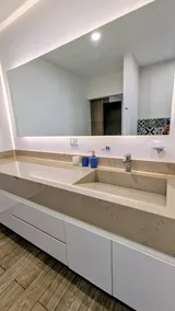 Beautiful new apartment building with security guard - Image 4