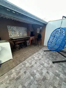 Beach hideaway with great location - Image 5