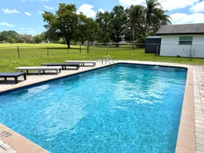 4BR Pool Home | BBQ | Free Tennis Court Access - Image 3