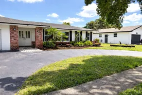 4BR Pool Home | BBQ | Free Tennis Court Access - Image 5