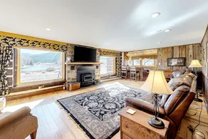 Stunning 4BR Riverfront Dog Friendly - Image 3