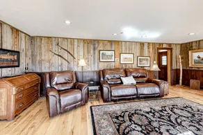 Stunning 4BR Riverfront Dog Friendly - Image 4