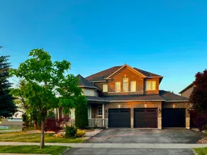 Aurora Executive Upscale Residence - 3bedrooms, 3.5bathrooms - Image 2