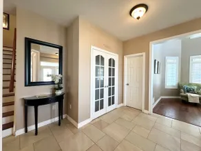 Aurora Executive Upscale Residence - 3bedrooms, 3.5bathrooms - Image 5