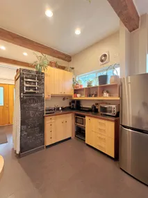 Adorable Studio Guesthouse w/shared outdoor space - Image 4