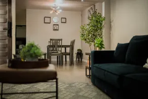 Family home • 2 BR + private parking + A/C - Image 2