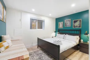 Spacious 3BR Near Transit with AC - Image 2