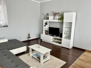 Modern two bedroom flat with balcony - Image 2