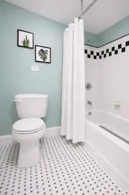 Steps to Metro | Capitol Hill | Sleeps 4 - Image 2