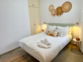 Reception Weybeach's Apartments, Double bed apart. - Image 3