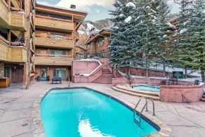 Updated 3BR, 3BA, 1 Block from Gondola! - Image 5