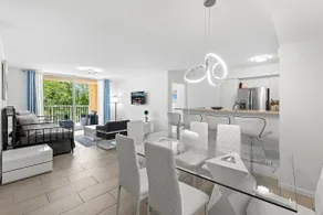 Yacht Club Miami Suite 2BR/2BA w/Pool+Free Parking - Image 3