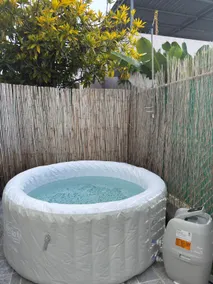 Cozy apt w/ jacuzzi near airport with solar panels - Image 2