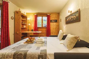 Apt DryadesD92 Near Lift: Duplex, Views, Balcony, Sleeps 5 - Happy Rentals - Image 2