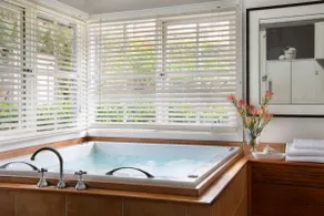 French Cottage- 2 bedrooms with huge spa - Image 3