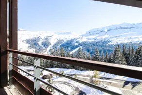 Beautiful one-bedroom apartment with fireplace and stunning views - Image 4