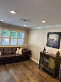 Stylish Glendale Getaway w/ Free Parking - Image 4