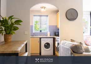 Rothwell Close Serviced Two Bedroom Apartment - Image 5