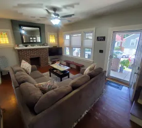 4 BEDS .7 Mile To Cincinnati Walk 3 Blocks 2 River - Image 2