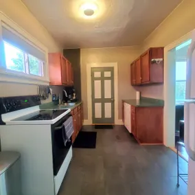 4 BEDS .7 Mile To Cincinnati Walk 3 Blocks 2 River - Image 3